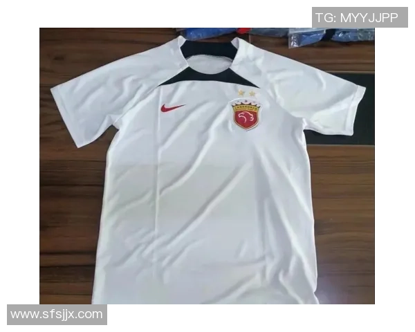 四号球衣背后故事揭晓 足球球星与这个号码的传奇渊源 四号球衣背后故事揭晓 足球球星与这个号码的传奇渊源