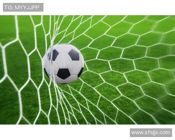 炫酷动态壁纸展示绿茵场足球球星风采瞬间魅力十足