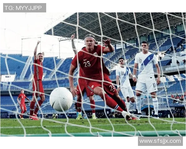 足球球星卡云朵：从草根少年到国际舞台的璀璨明星之路